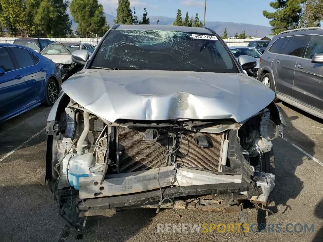 5 Photograph of a damaged car 5TDJZRFH8KS620266 TOYOTA HIGHLANDER 2019