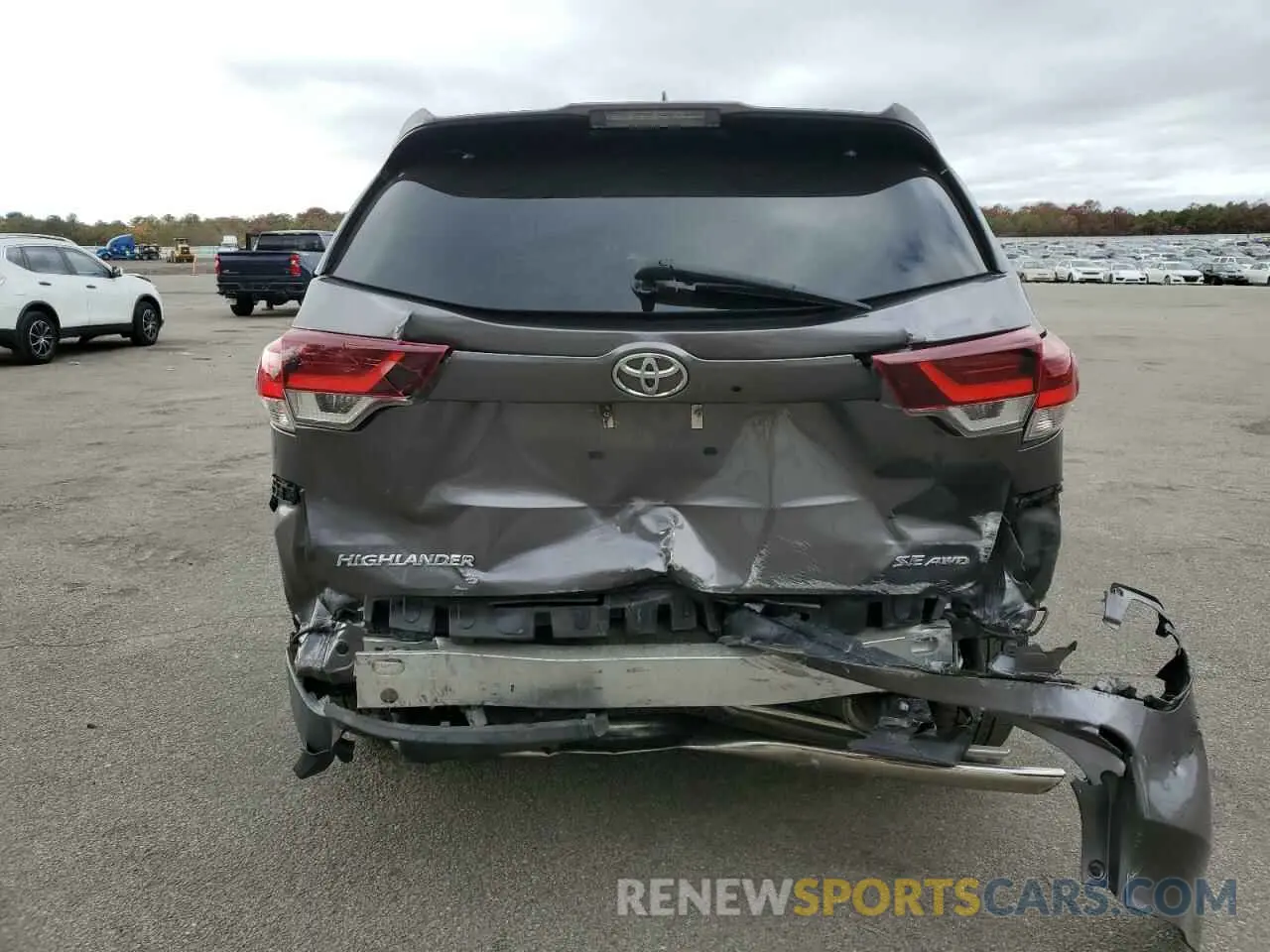 6 Photograph of a damaged car 5TDJZRFH8KS624673 TOYOTA HIGHLANDER 2019