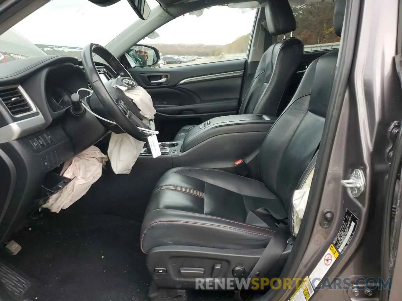 7 Photograph of a damaged car 5TDJZRFH8KS624673 TOYOTA HIGHLANDER 2019
