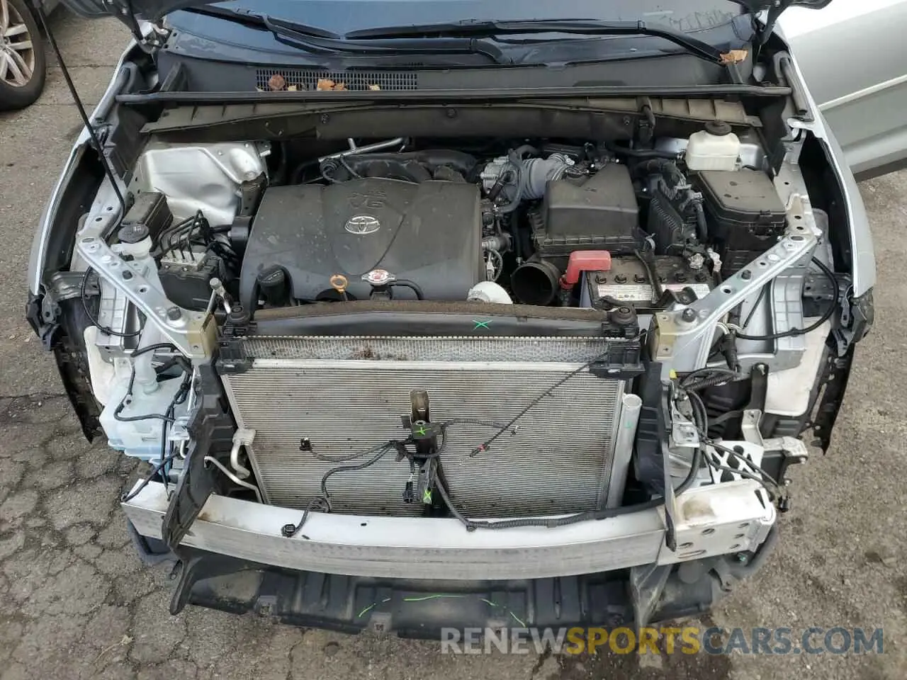 12 Photograph of a damaged car 5TDJZRFH8KS626200 TOYOTA HIGHLANDER 2019