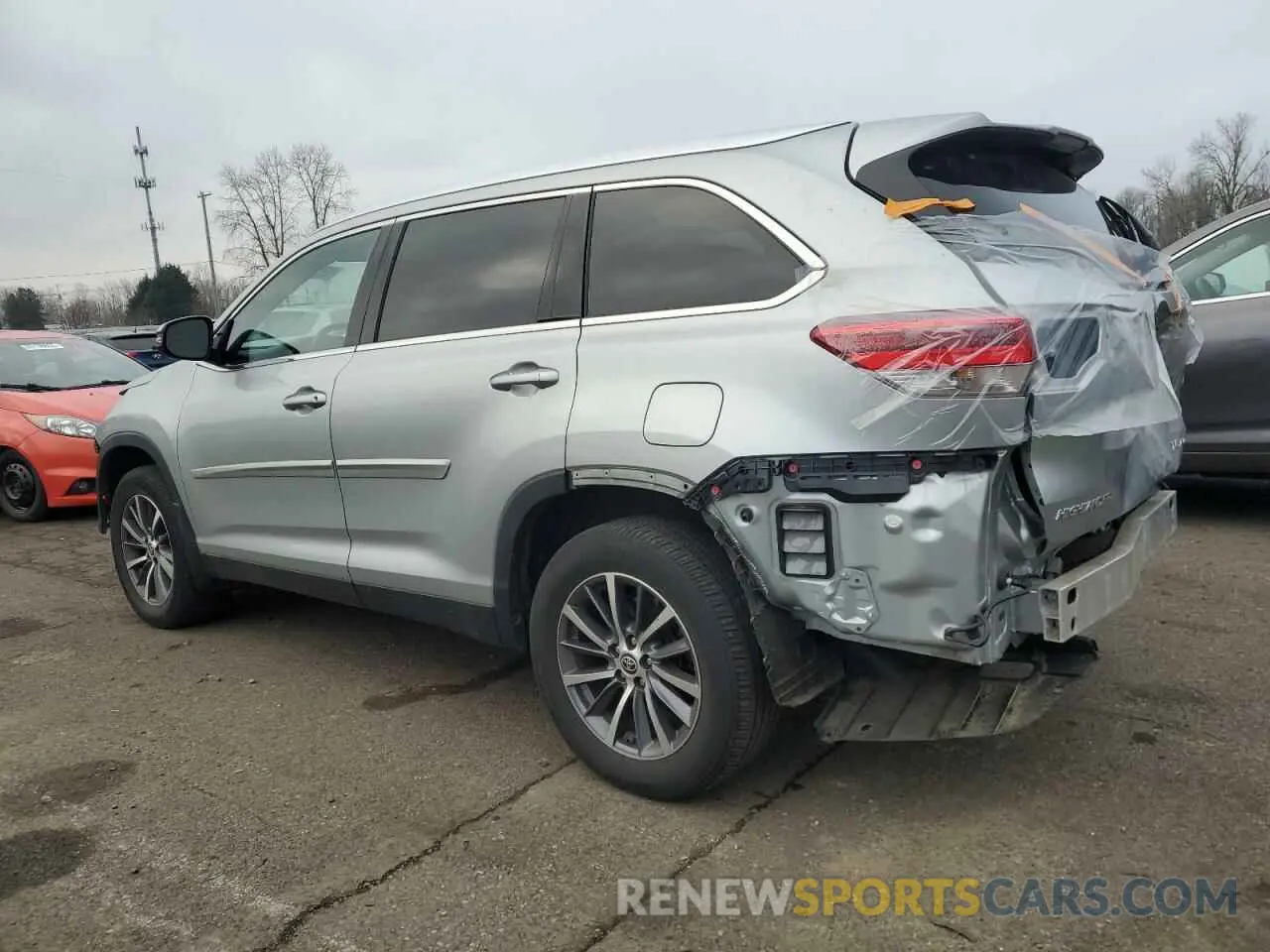 2 Photograph of a damaged car 5TDJZRFH8KS626200 TOYOTA HIGHLANDER 2019