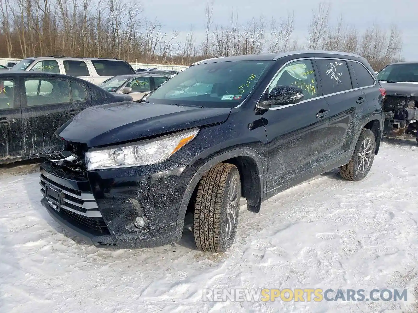 2 Photograph of a damaged car 5TDJZRFH8KS705687 TOYOTA HIGHLANDER 2019