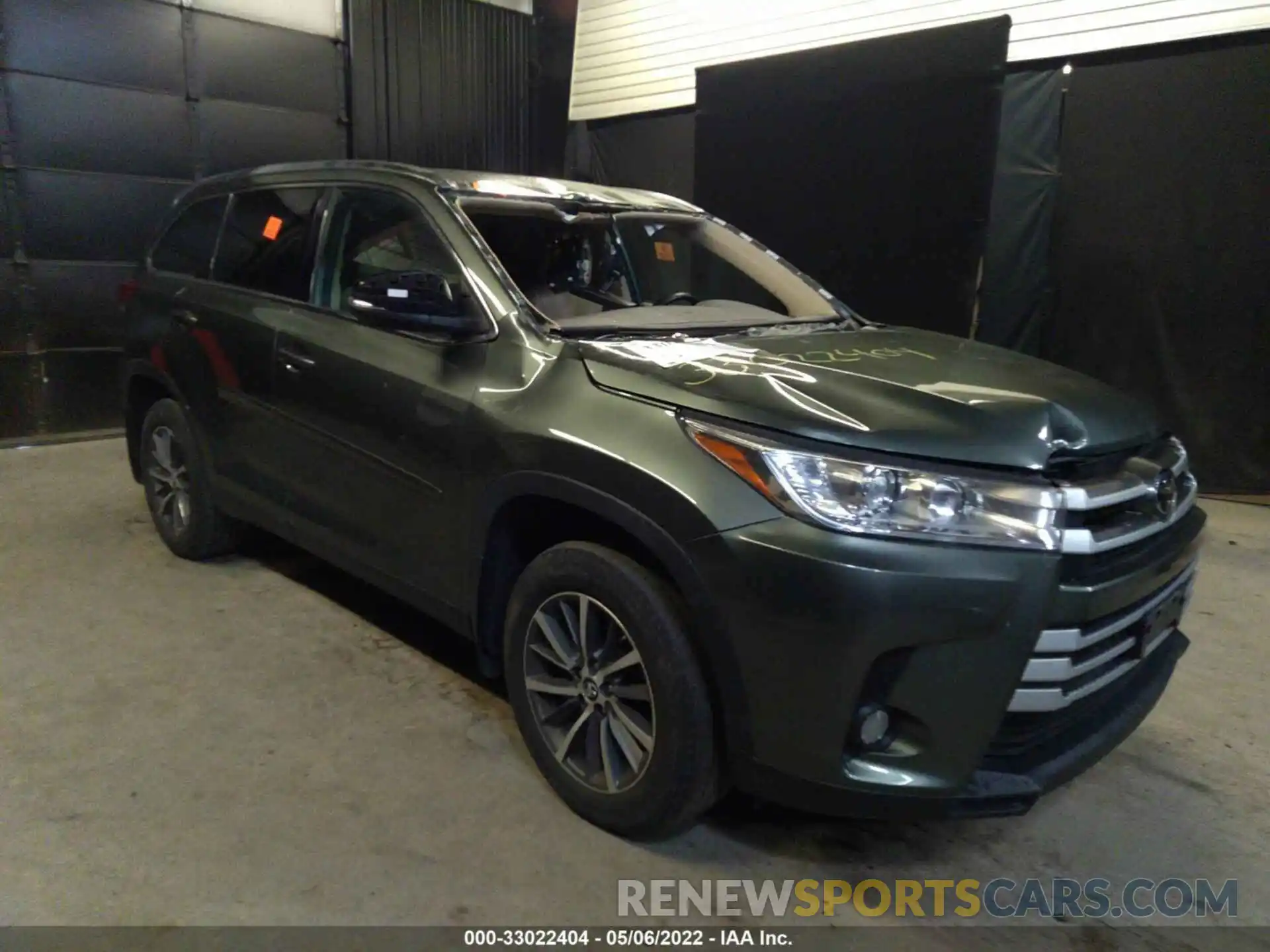 1 Photograph of a damaged car 5TDJZRFH8KS709187 TOYOTA HIGHLANDER 2019