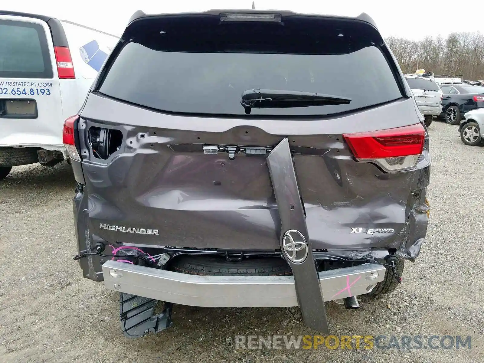 9 Photograph of a damaged car 5TDJZRFH8KS714938 TOYOTA HIGHLANDER 2019