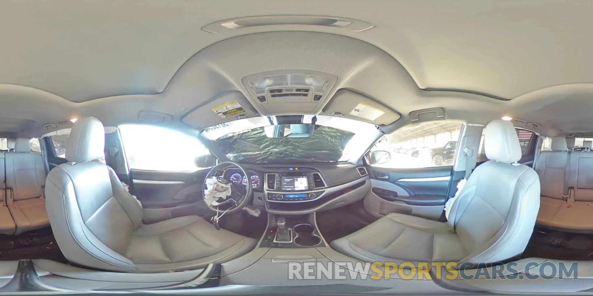 13 Photograph of a damaged car 5TDJZRFH8KS723817 TOYOTA HIGHLANDER 2019