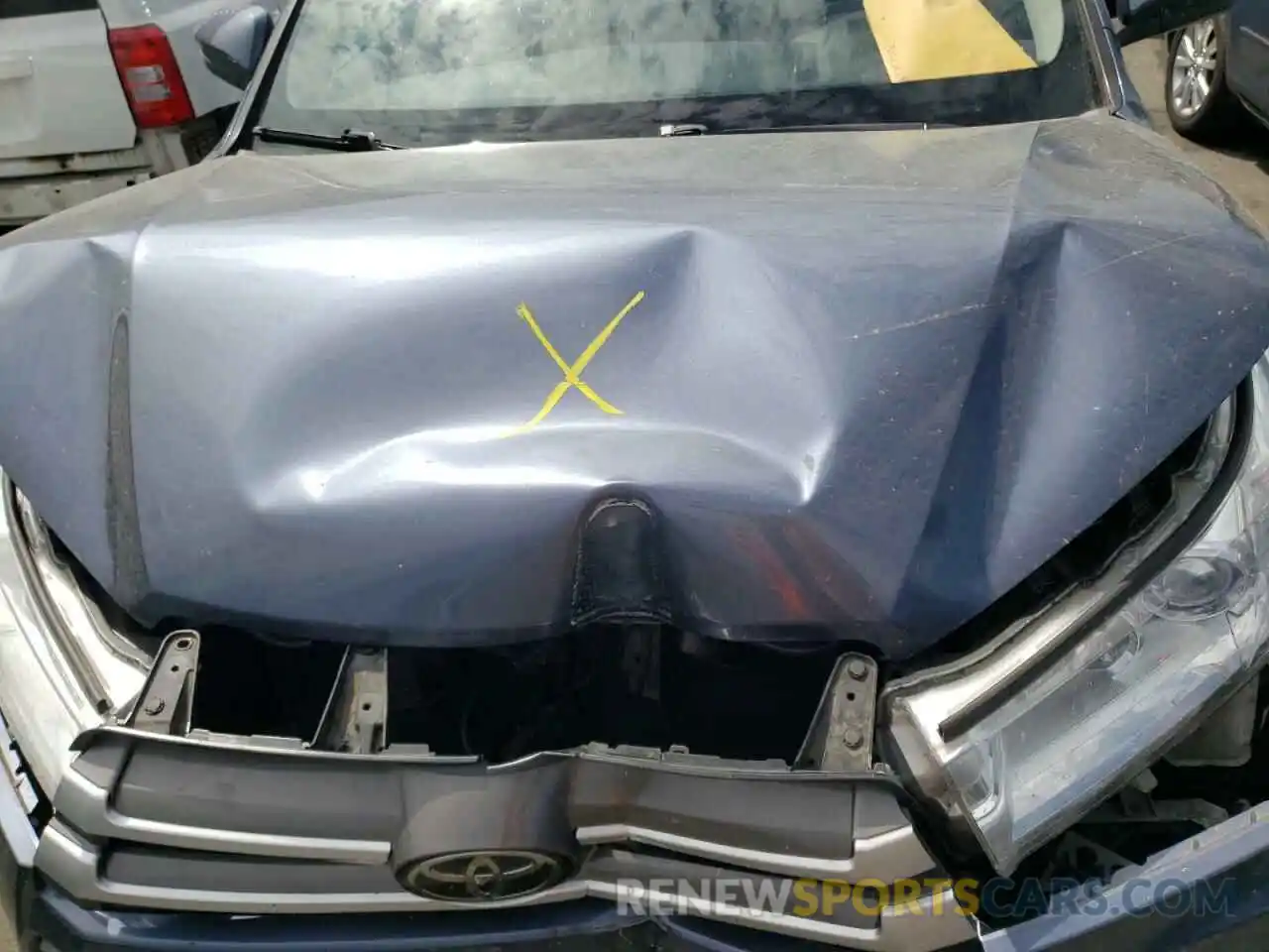 7 Photograph of a damaged car 5TDJZRFH8KS917845 TOYOTA HIGHLANDER 2019