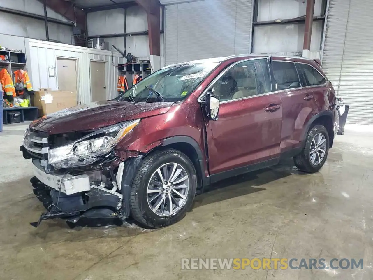 1 Photograph of a damaged car 5TDJZRFH8KS918297 TOYOTA HIGHLANDER 2019