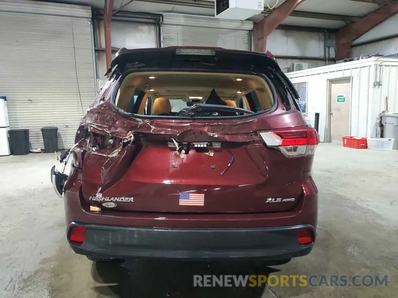 6 Photograph of a damaged car 5TDJZRFH8KS918297 TOYOTA HIGHLANDER 2019