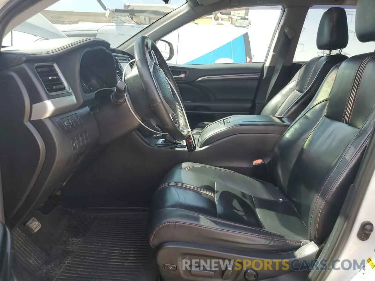 7 Photograph of a damaged car 5TDJZRFH8KS919434 TOYOTA HIGHLANDER 2019
