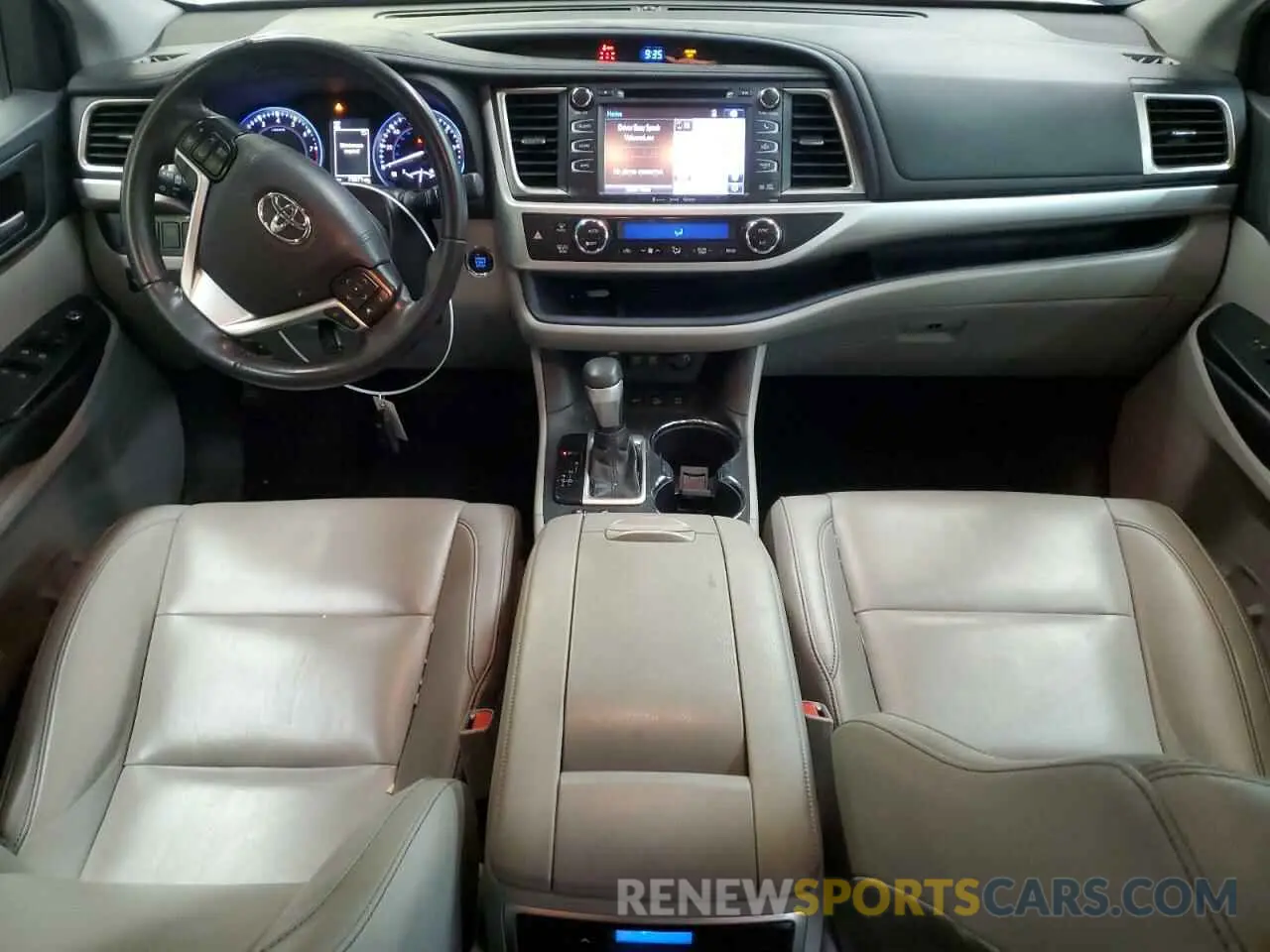 8 Photograph of a damaged car 5TDJZRFH8KS919840 TOYOTA HIGHLANDER 2019