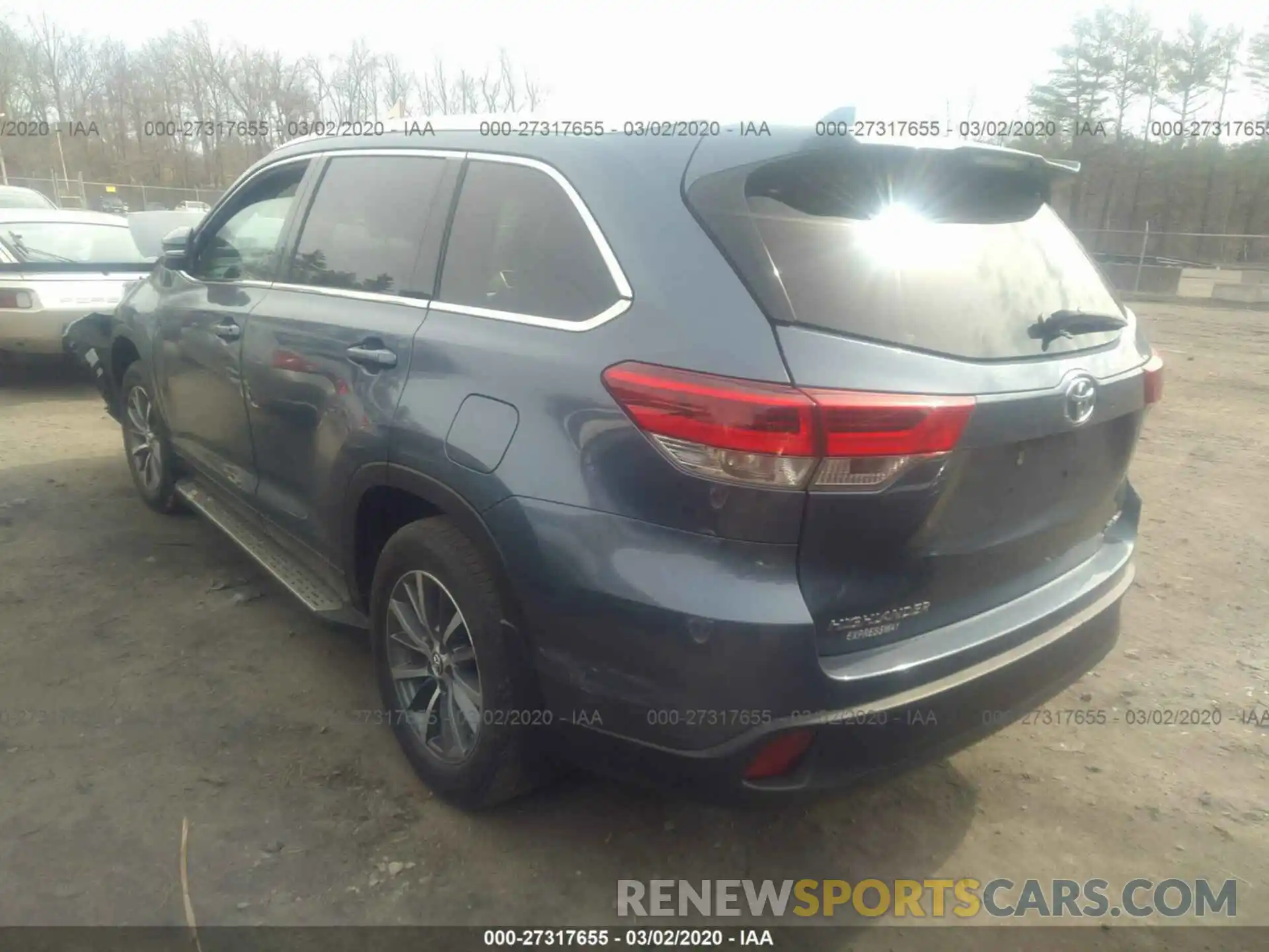 3 Photograph of a damaged car 5TDJZRFH8KS932023 TOYOTA HIGHLANDER 2019