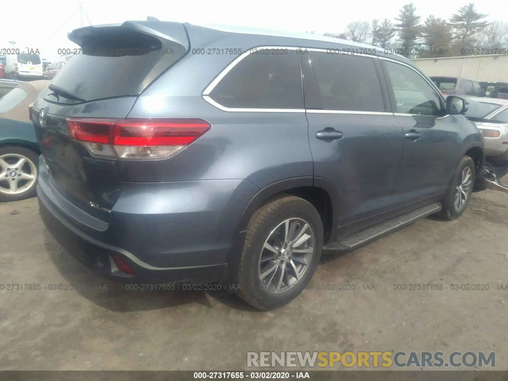 4 Photograph of a damaged car 5TDJZRFH8KS932023 TOYOTA HIGHLANDER 2019