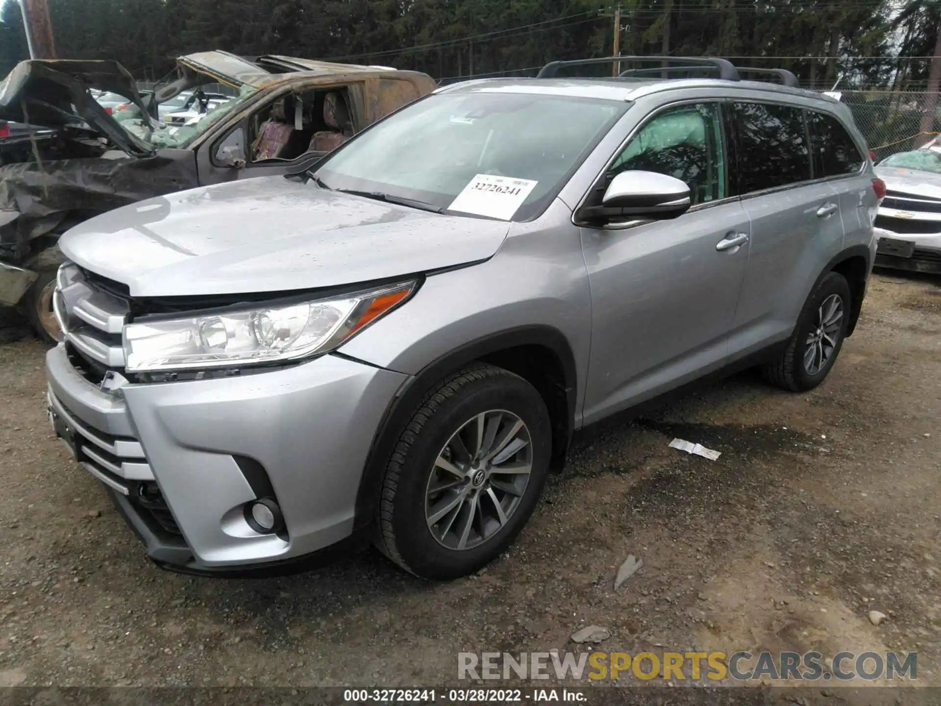 2 Photograph of a damaged car 5TDJZRFH8KS935648 TOYOTA HIGHLANDER 2019