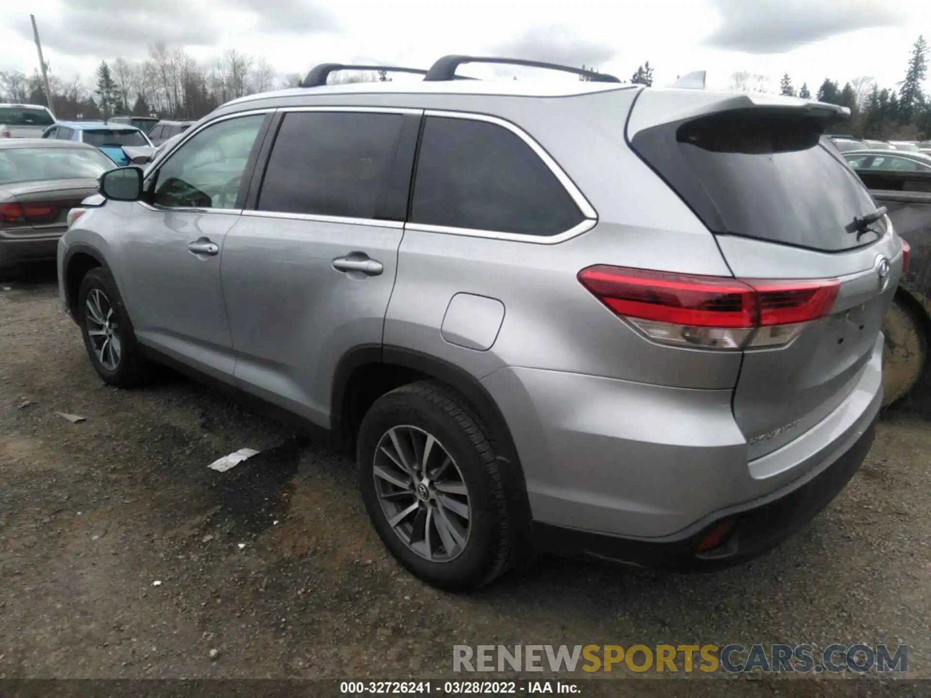 3 Photograph of a damaged car 5TDJZRFH8KS935648 TOYOTA HIGHLANDER 2019