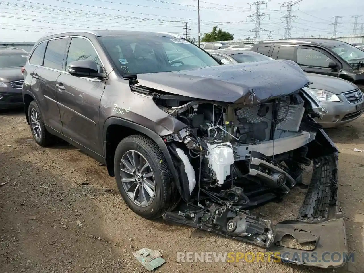 1 Photograph of a damaged car 5TDJZRFH8KS947069 TOYOTA HIGHLANDER 2019