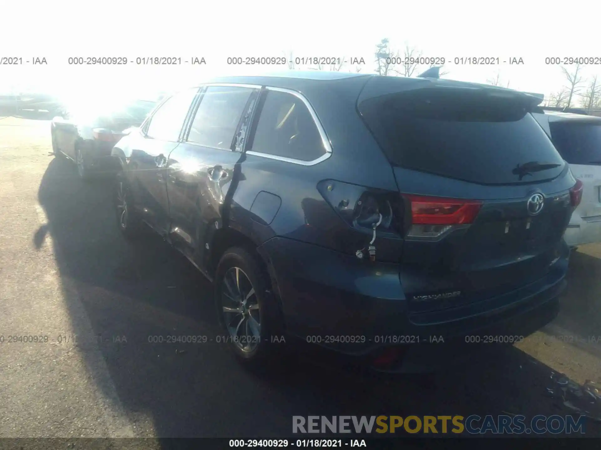 3 Photograph of a damaged car 5TDJZRFH8KS965216 TOYOTA HIGHLANDER 2019