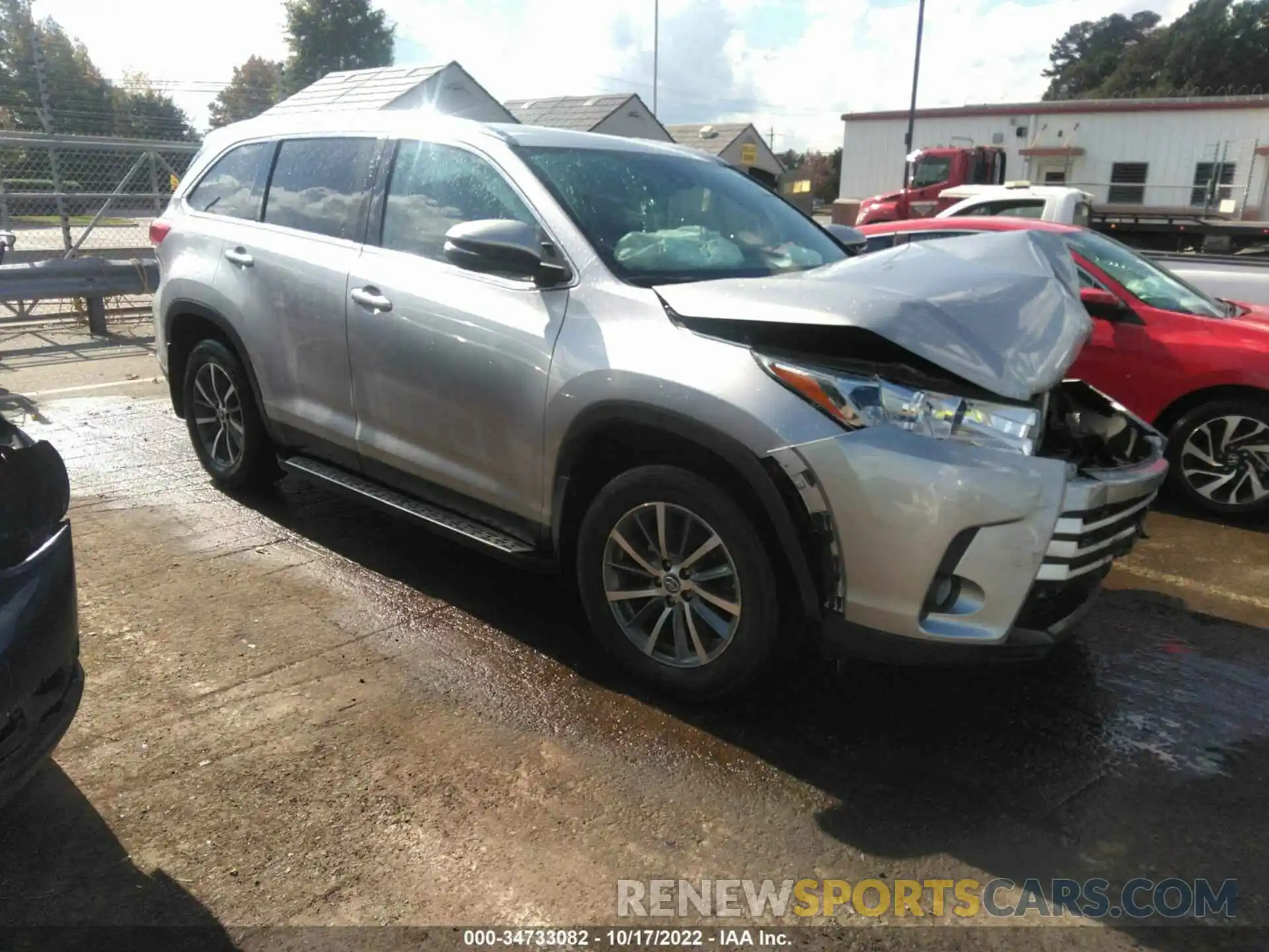 1 Photograph of a damaged car 5TDJZRFH9KS566945 TOYOTA HIGHLANDER 2019