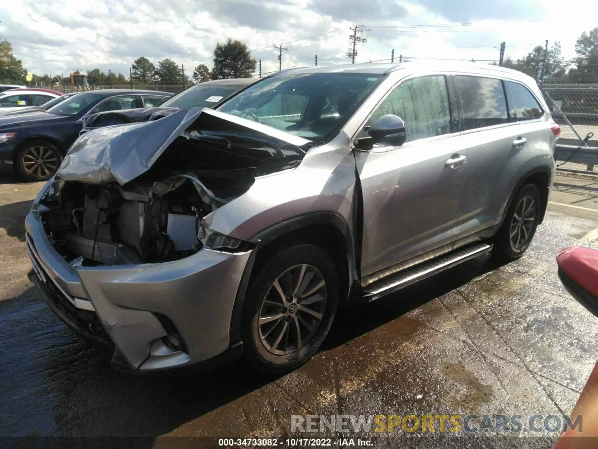 2 Photograph of a damaged car 5TDJZRFH9KS566945 TOYOTA HIGHLANDER 2019