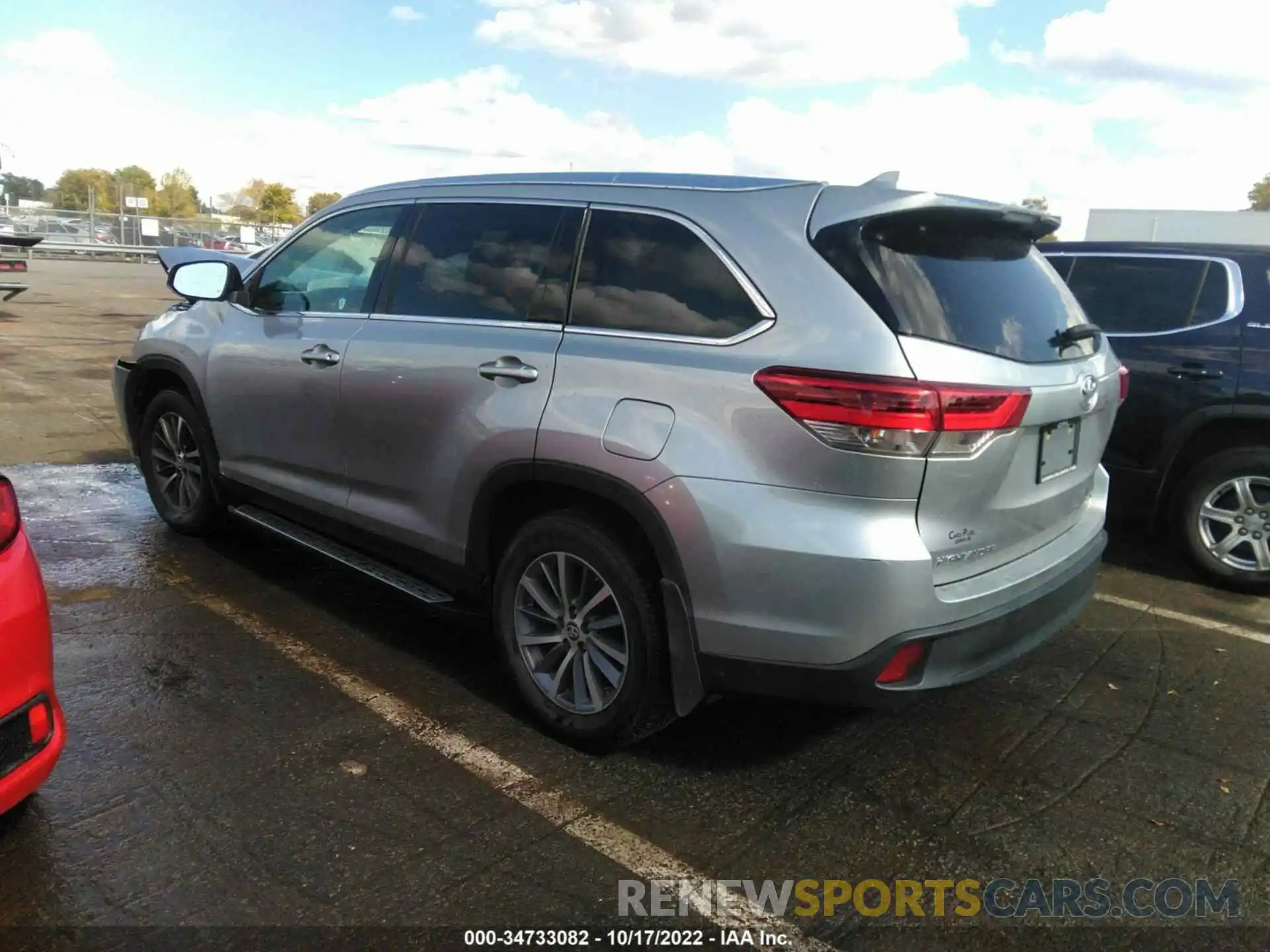 3 Photograph of a damaged car 5TDJZRFH9KS566945 TOYOTA HIGHLANDER 2019