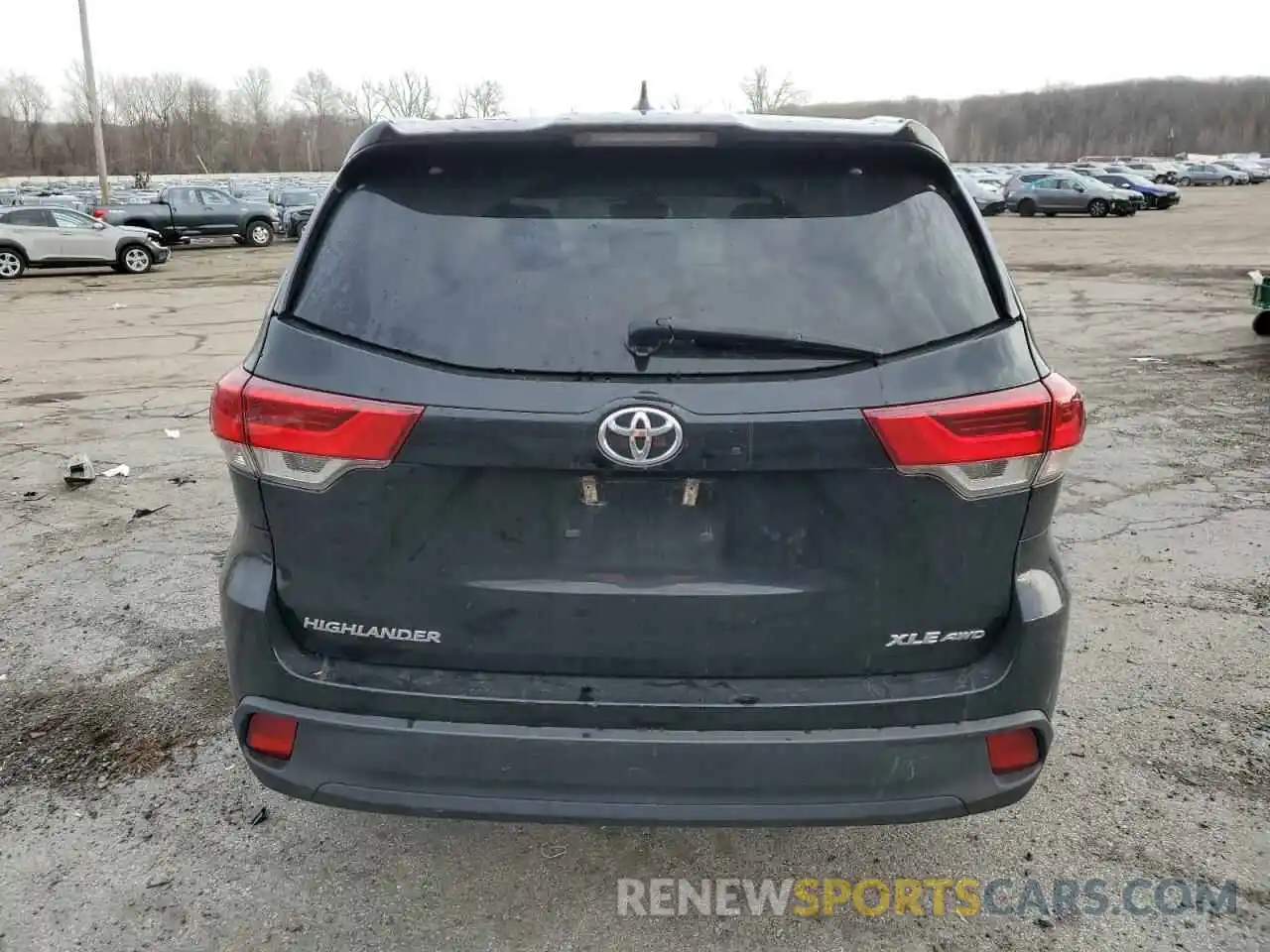 6 Photograph of a damaged car 5TDJZRFH9KS570560 TOYOTA HIGHLANDER 2019