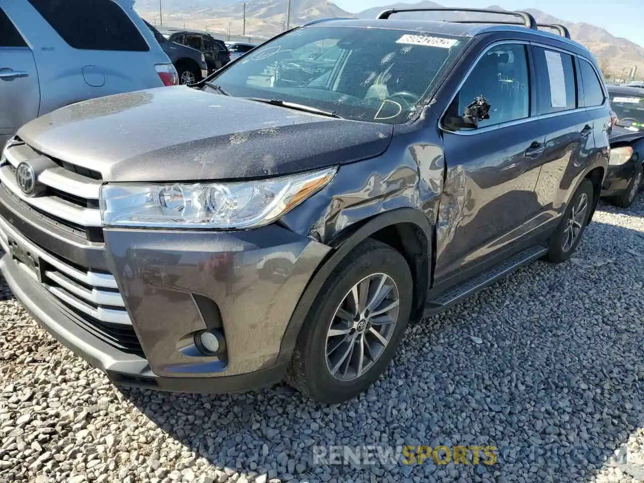 9 Photograph of a damaged car 5TDJZRFH9KS575502 TOYOTA HIGHLANDER 2019