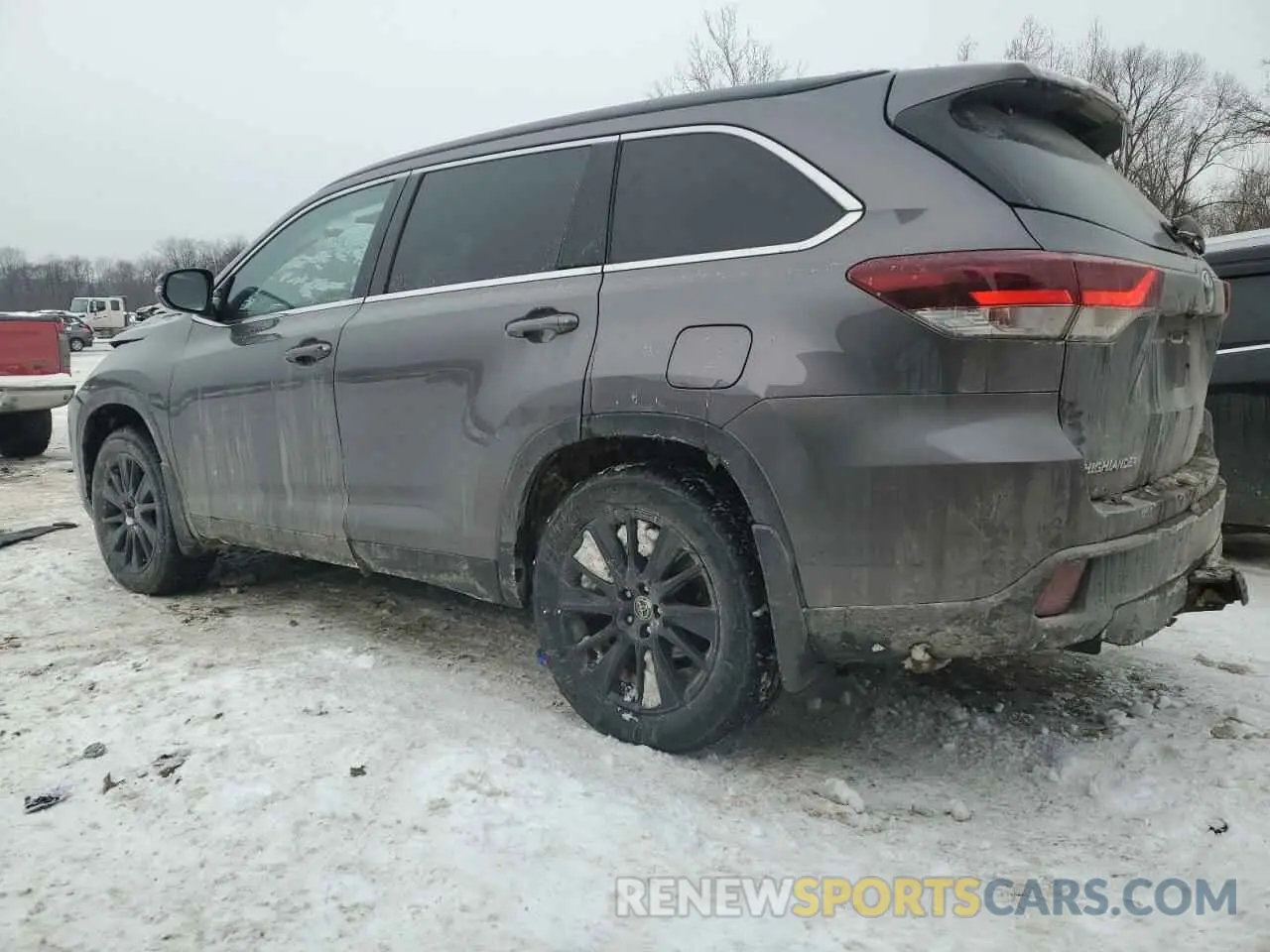 2 Photograph of a damaged car 5TDJZRFH9KS578755 TOYOTA HIGHLANDER 2019