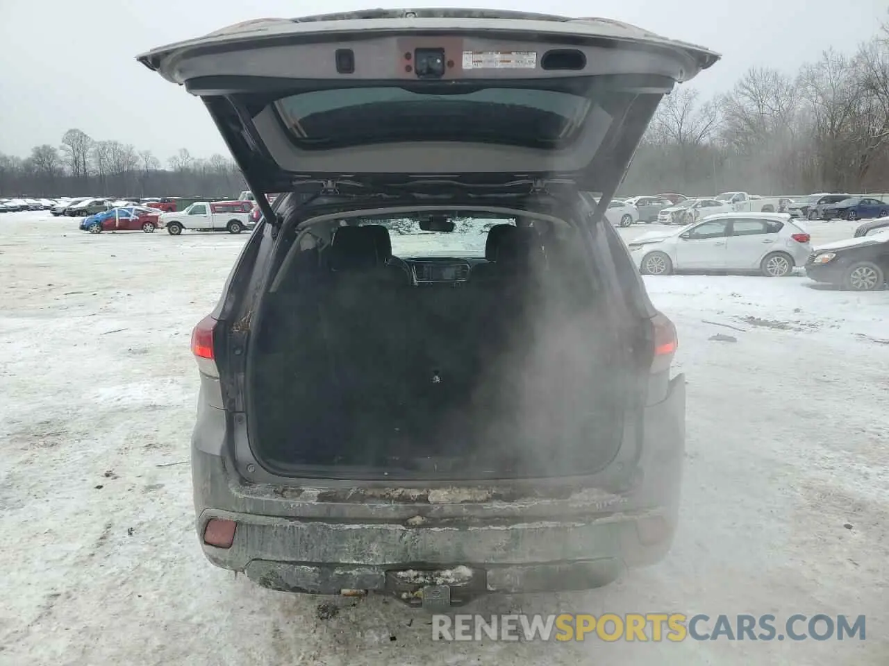 6 Photograph of a damaged car 5TDJZRFH9KS578755 TOYOTA HIGHLANDER 2019