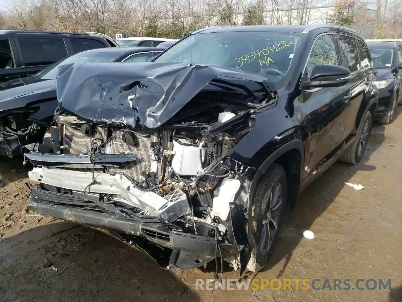 2 Photograph of a damaged car 5TDJZRFH9KS582191 TOYOTA HIGHLANDER 2019