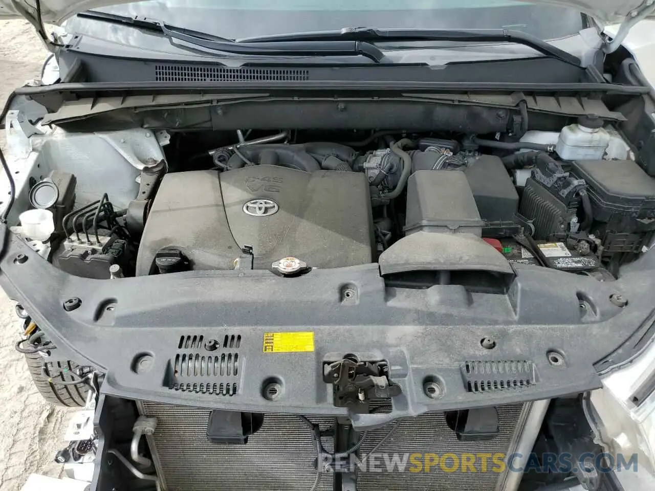 12 Photograph of a damaged car 5TDJZRFH9KS595359 TOYOTA HIGHLANDER 2019