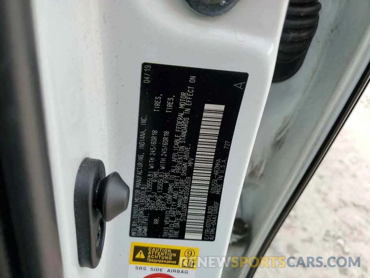 14 Photograph of a damaged car 5TDJZRFH9KS595359 TOYOTA HIGHLANDER 2019