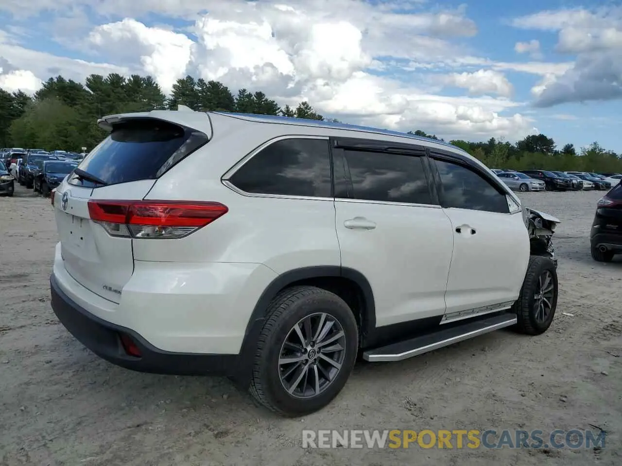 3 Photograph of a damaged car 5TDJZRFH9KS595359 TOYOTA HIGHLANDER 2019