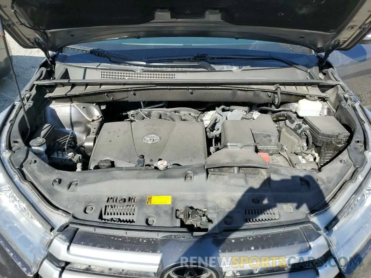 12 Photograph of a damaged car 5TDJZRFH9KS596477 TOYOTA HIGHLANDER 2019