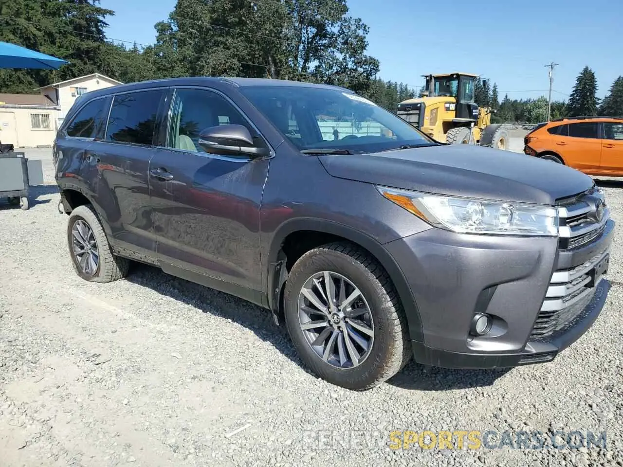 4 Photograph of a damaged car 5TDJZRFH9KS596477 TOYOTA HIGHLANDER 2019
