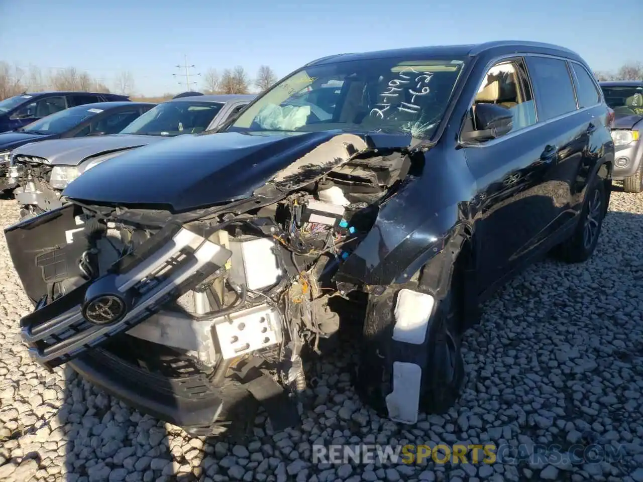 2 Photograph of a damaged car 5TDJZRFH9KS596673 TOYOTA HIGHLANDER 2019