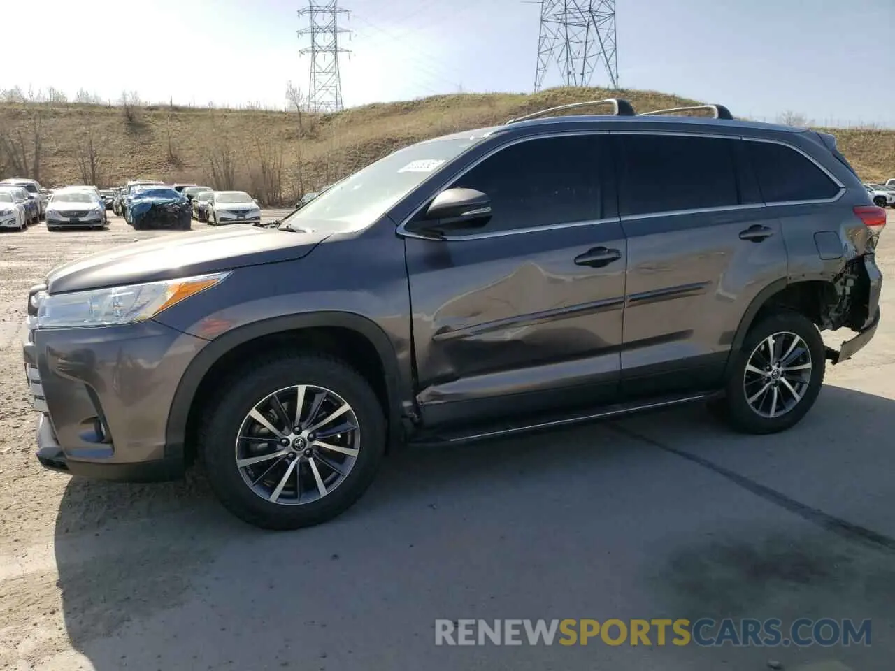 1 Photograph of a damaged car 5TDJZRFH9KS605582 TOYOTA HIGHLANDER 2019
