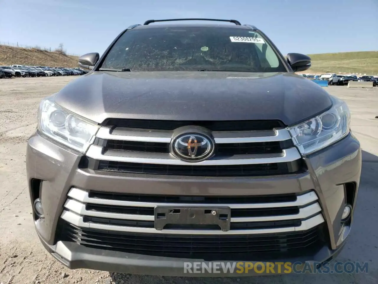 5 Photograph of a damaged car 5TDJZRFH9KS605582 TOYOTA HIGHLANDER 2019
