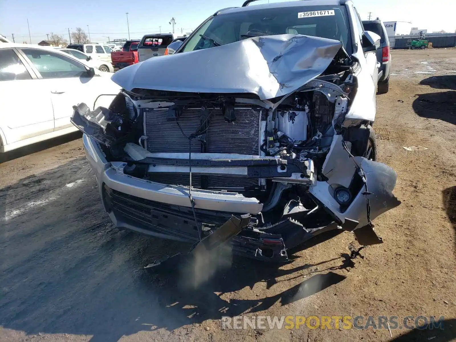 9 Photograph of a damaged car 5TDJZRFH9KS611219 TOYOTA HIGHLANDER 2019