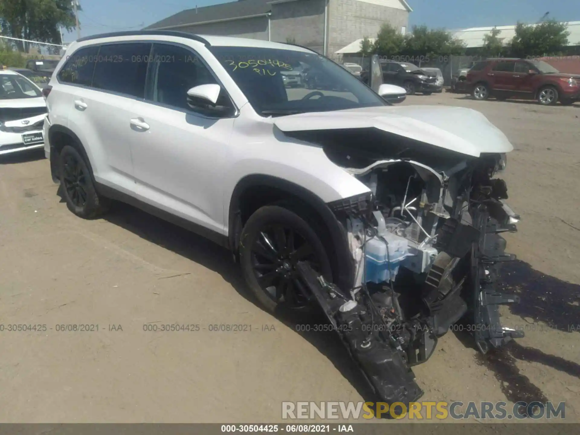 1 Photograph of a damaged car 5TDJZRFH9KS622768 TOYOTA HIGHLANDER 2019