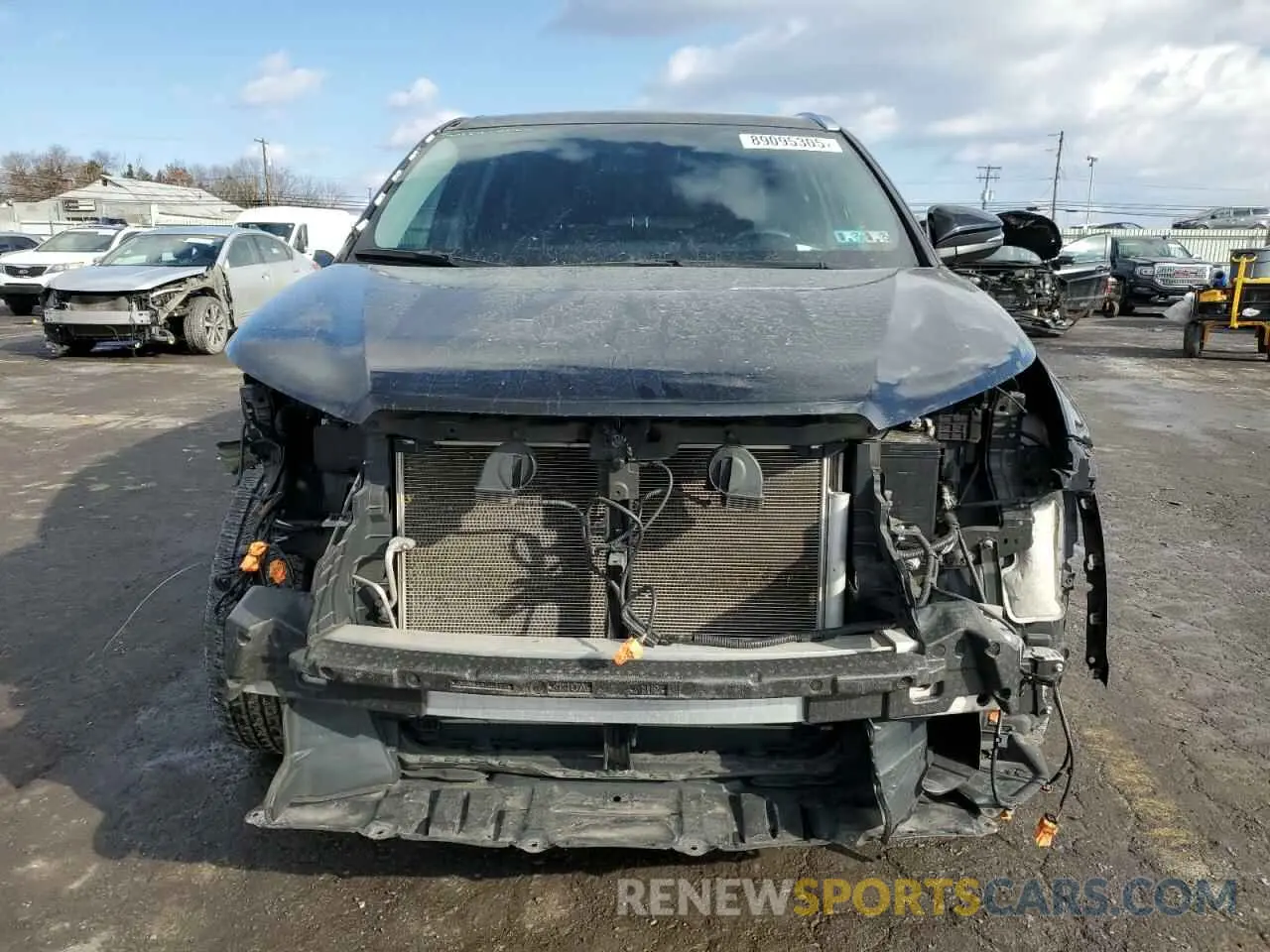 5 Photograph of a damaged car 5TDJZRFH9KS628277 TOYOTA HIGHLANDER 2019