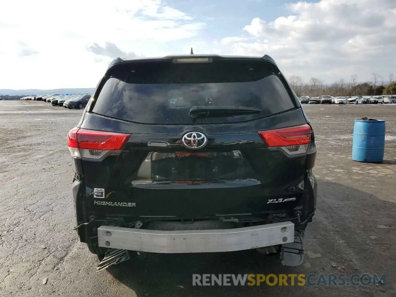 6 Photograph of a damaged car 5TDJZRFH9KS628277 TOYOTA HIGHLANDER 2019