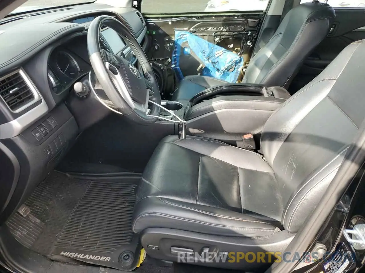 7 Photograph of a damaged car 5TDJZRFH9KS628277 TOYOTA HIGHLANDER 2019