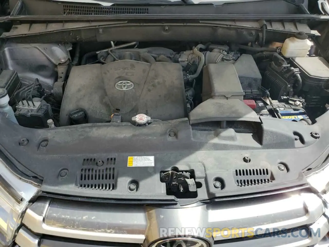 12 Photograph of a damaged car 5TDJZRFH9KS711353 TOYOTA HIGHLANDER 2019