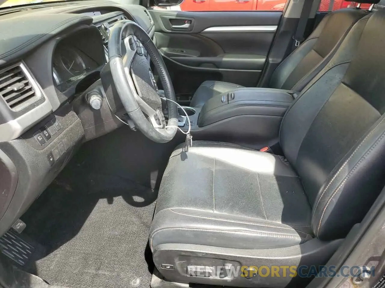 7 Photograph of a damaged car 5TDJZRFH9KS711353 TOYOTA HIGHLANDER 2019