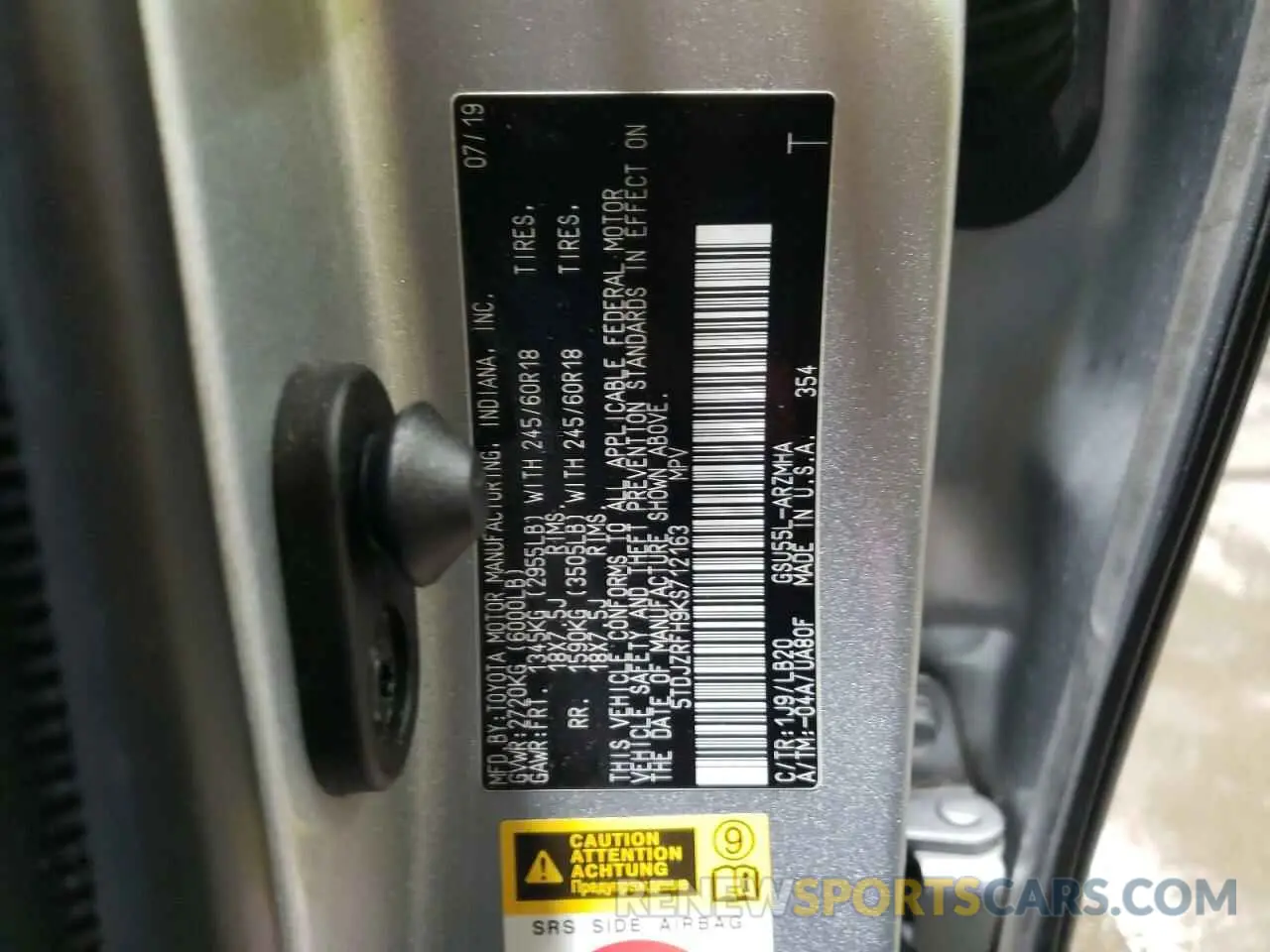 12 Photograph of a damaged car 5TDJZRFH9KS712163 TOYOTA HIGHLANDER 2019