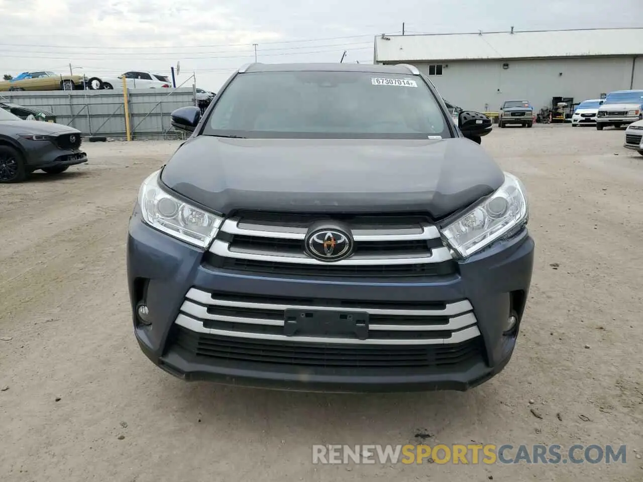5 Photograph of a damaged car 5TDJZRFH9KS716763 TOYOTA HIGHLANDER 2019