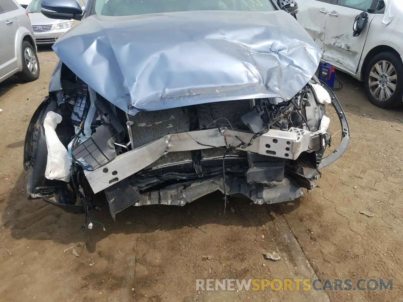 9 Photograph of a damaged car 5TDJZRFH9KS720991 TOYOTA HIGHLANDER 2019