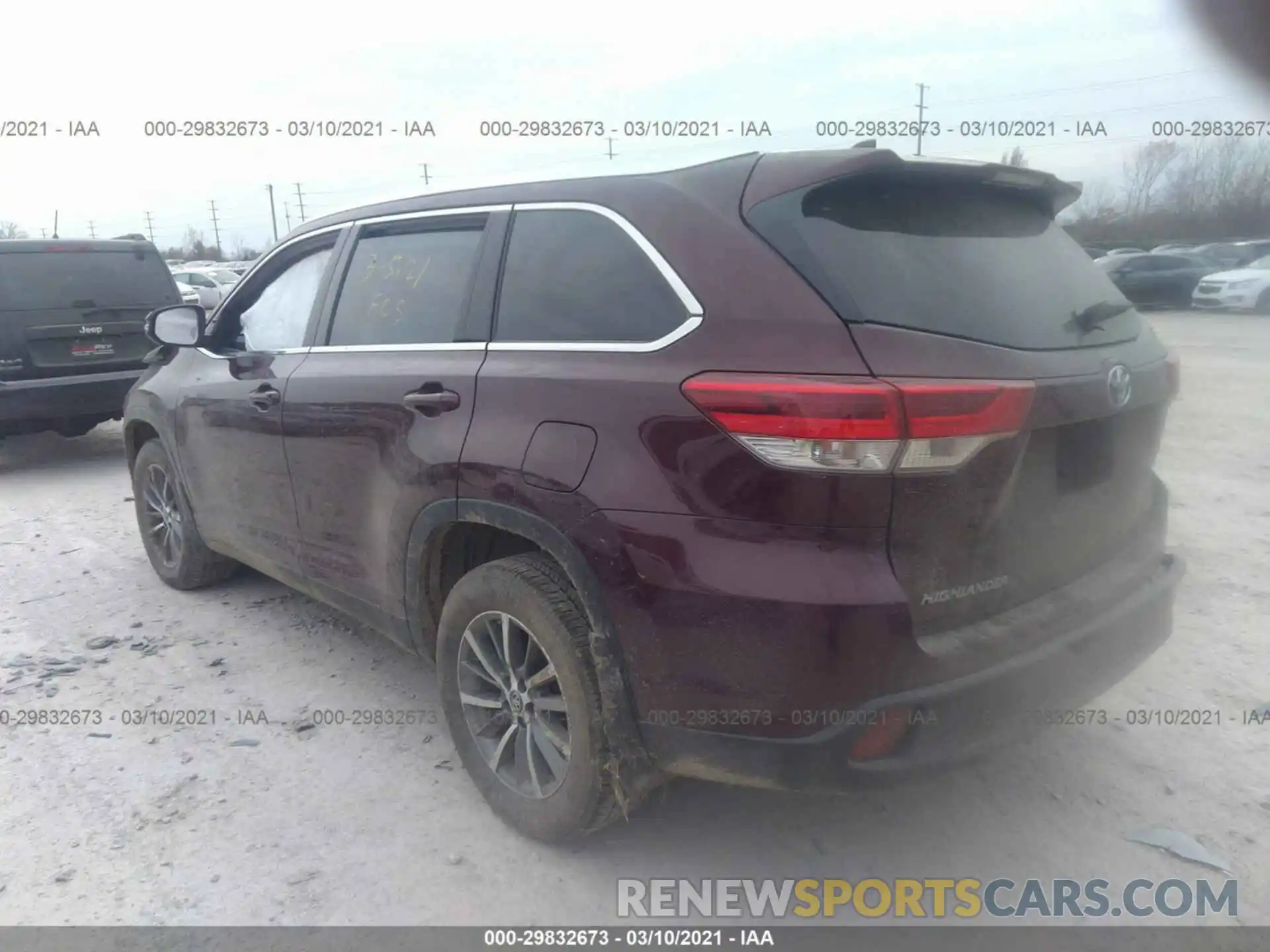 3 Photograph of a damaged car 5TDJZRFH9KS728783 TOYOTA HIGHLANDER 2019