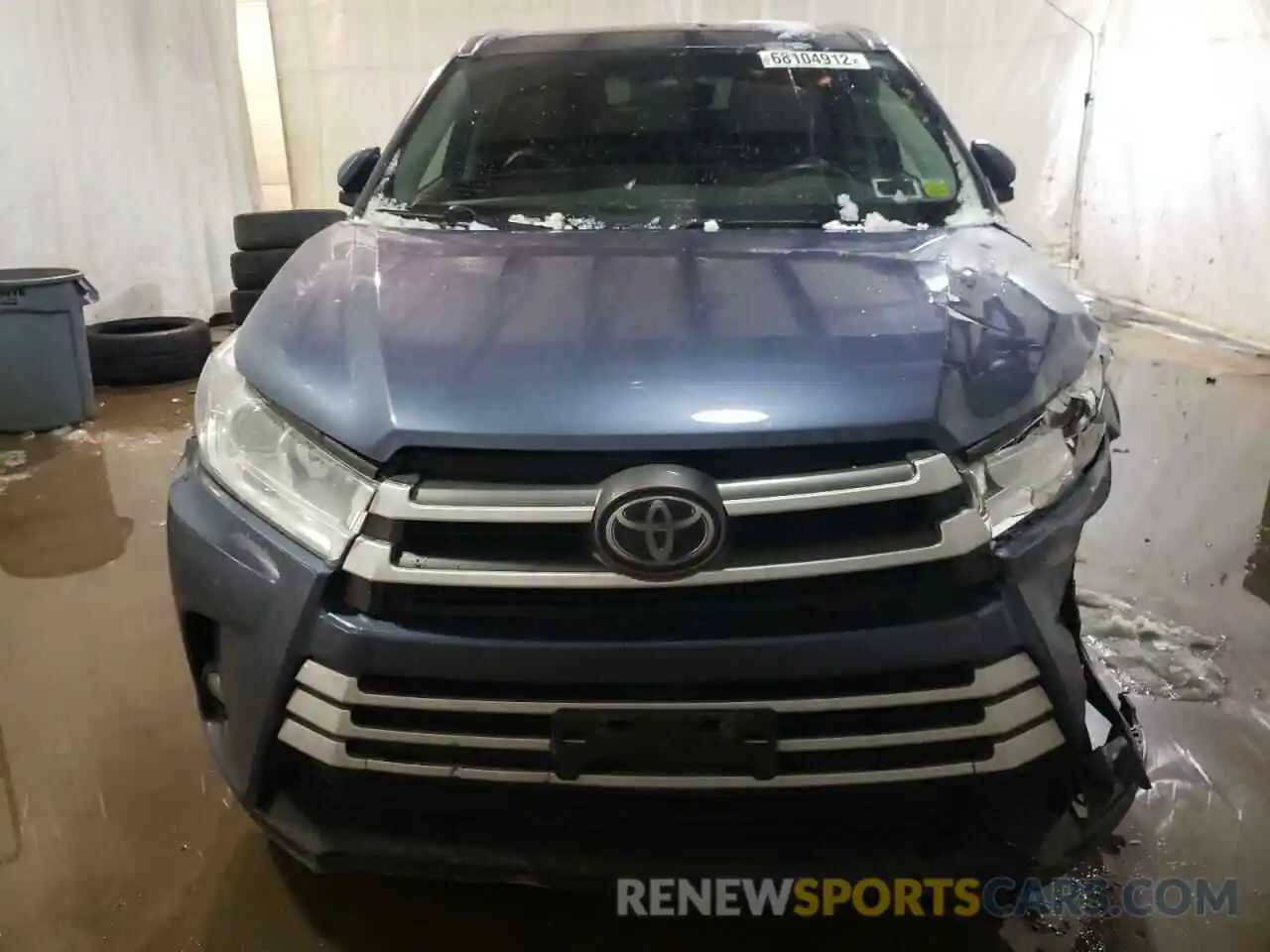 5 Photograph of a damaged car 5TDJZRFH9KS738682 TOYOTA HIGHLANDER 2019