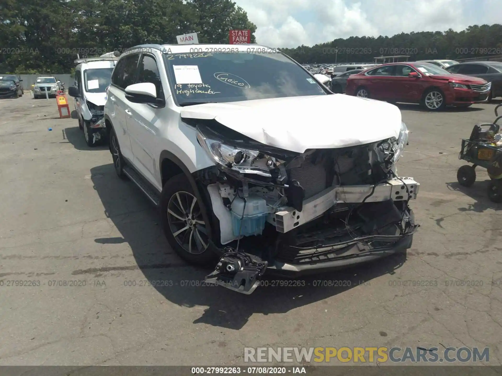 6 Photograph of a damaged car 5TDJZRFH9KS934881 TOYOTA HIGHLANDER 2019