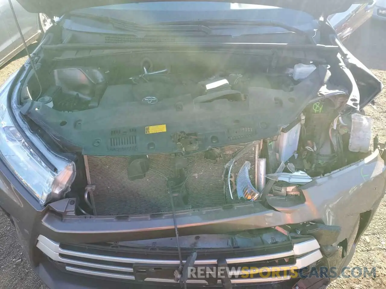 12 Photograph of a damaged car 5TDJZRFH9KS937456 TOYOTA HIGHLANDER 2019
